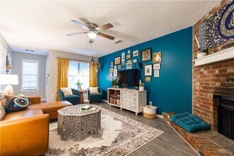 1960 Wilkins Pl in Fayetteville, AR - Building Photo - Building Photo