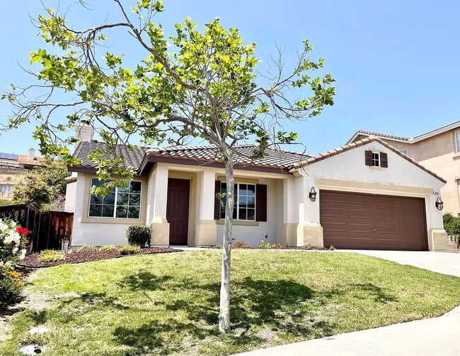 property at 975 Manteca Dr
