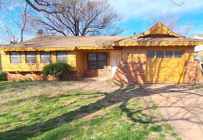 property at 837 Briarlane Rd