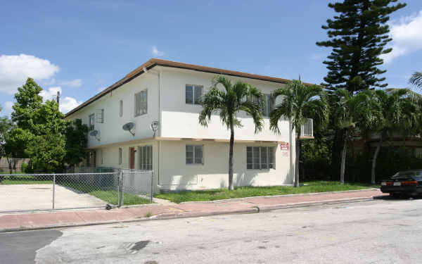 847 81st St in Miami, FL - Building Photo