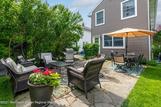 512 Essex Ave in Spring Lake, NJ - Building Photo - Building Photo