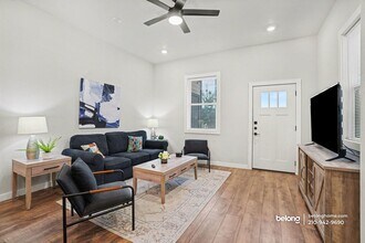 1725 E Crockett St in San Antonio, TX - Building Photo - Building Photo