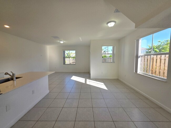 2420 NW 131st Cir in Westview, FL - Building Photo - Building Photo