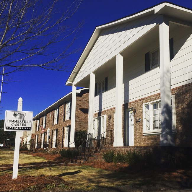 Summerville Campus Apartments photo'