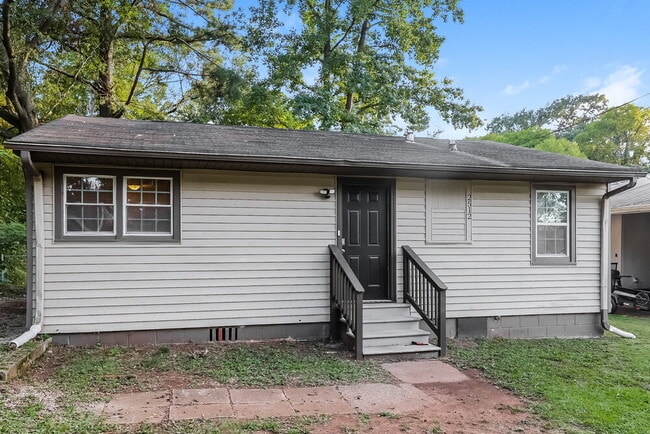 property at 2512 Circle Dr