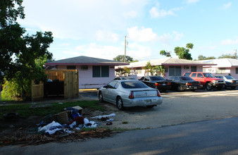 Terri Anne Apartments in North Miami, FL - Building Photo - Building Photo