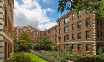 66 Queensberry St, Unit 317 in Boston, MA - Building Photo