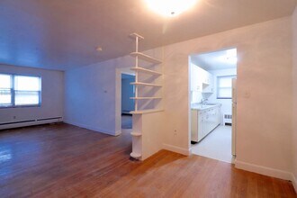 47 Broadway, Unit 11 in Arlington, MA - Foto de edificio - Building Photo