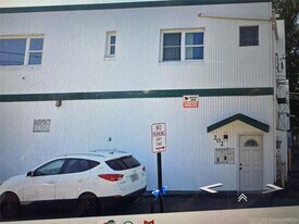 202 N Idaho Ave in North Massapequa, NY - Building Photo