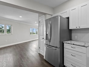 1200 N Shore Dr NE in St. Petersburg, FL - Foto de edificio - Building Photo