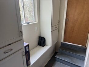 48471 E 2nd St in Oakridge, OR - Building Photo - Building Photo