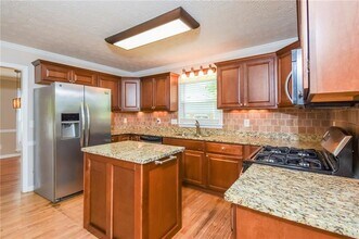 4609 Pine Harbor Ct NE in Kennesaw, GA - Building Photo - Building Photo