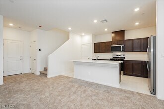 2768 V. Napoli in Henderson, NV - Building Photo - Building Photo