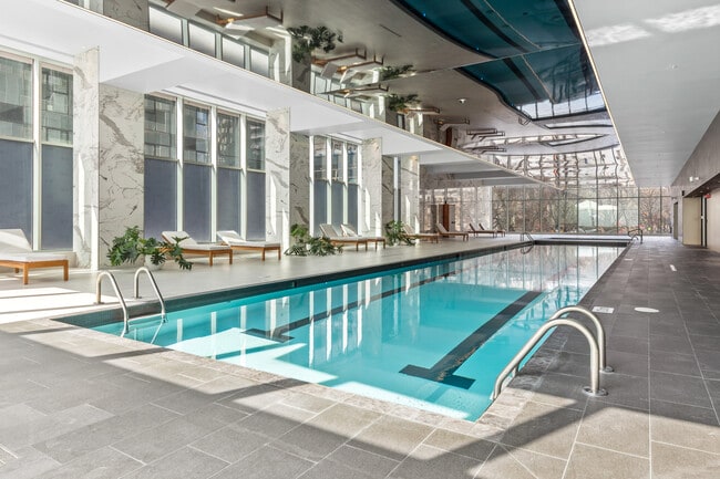 Alexander Appartements in Montréal, QC - Foto de edificio - Building Photo