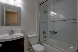 301 Perdido Ave in Fairhope, AL - Foto de edificio - Building Photo