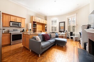 193 Beacon St, Unit 4 in Boston, MA - Building Photo