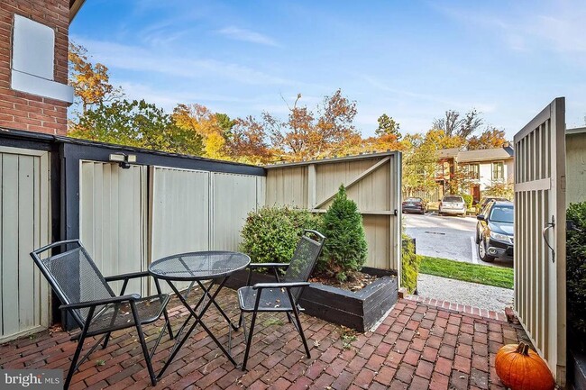 property at 42 Bouton Green Ct