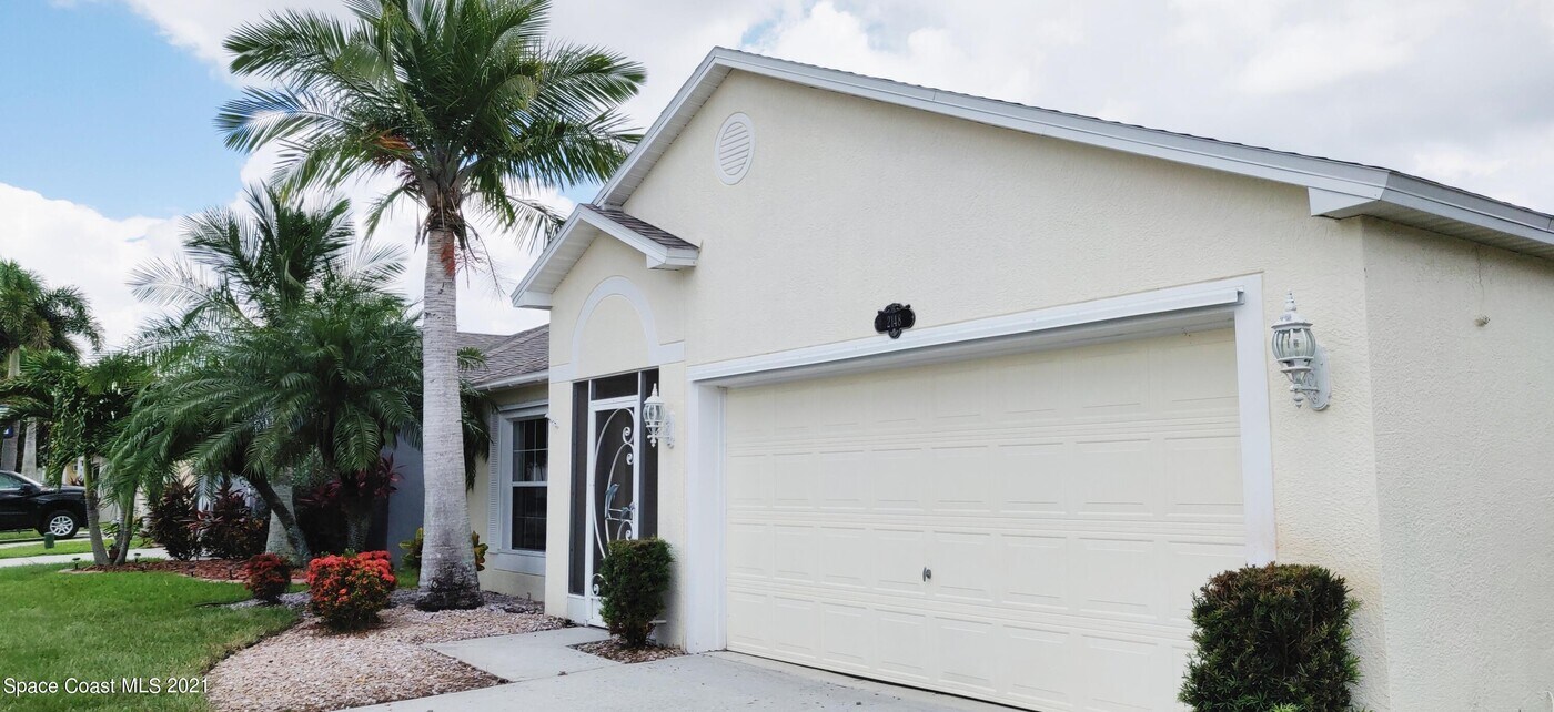 2148 Caledonia Pl in Melbourne, FL - Building Photo