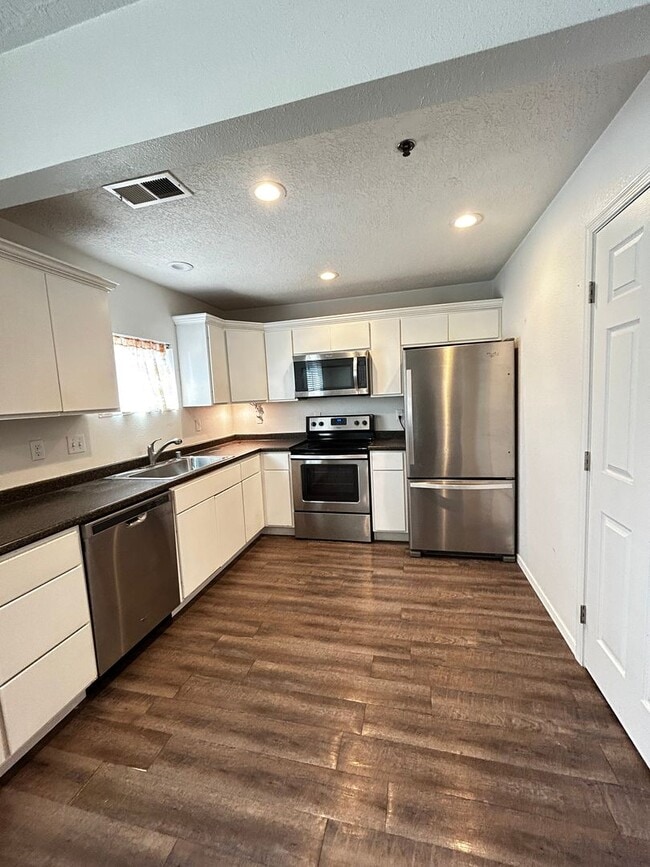 1808-1810 Gold Ave SE