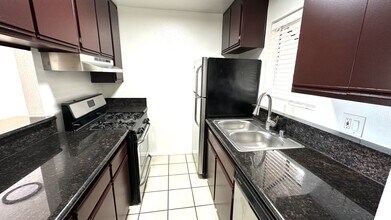 Clark Drive Apartments in Los Angeles, CA - Foto de edificio - Building Photo