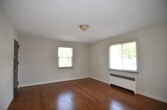 6320 Kennedy Ave, Unit 1 in Cincinnati, OH - Building Photo - Building Photo