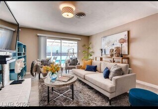4255 Hazelcrest Dr in Las Vegas, NV - Building Photo - Building Photo