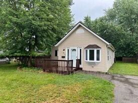 958 Quentin Rd in Eastlake, OH - Building Photo