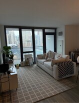 600 N Wells St, Unit 1212 in Chicago, IL - Building Photo