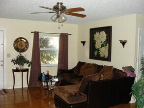 2589 Dolphin Dr in Delray Beach, FL - Building Photo - Building Photo