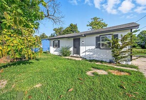 708 Union Ave in Bonham, TX - Building Photo