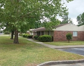 Market North Apartments in Wilmington, NC - Building Photo - Building Photo