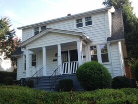 1315 Poplar St, Unit B in Charlottesville, VA - Building Photo