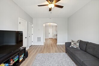 2429 W Cortland St-Unit -1F in Chicago, IL - Building Photo - Building Photo