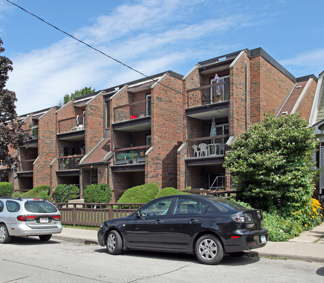 29 Eaton Ave in Toronto, ON - Building Photo - Primary Photo