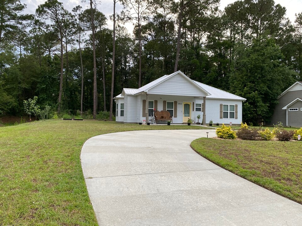 2814 Melrose Dr in Valdosta, GA - Building Photo