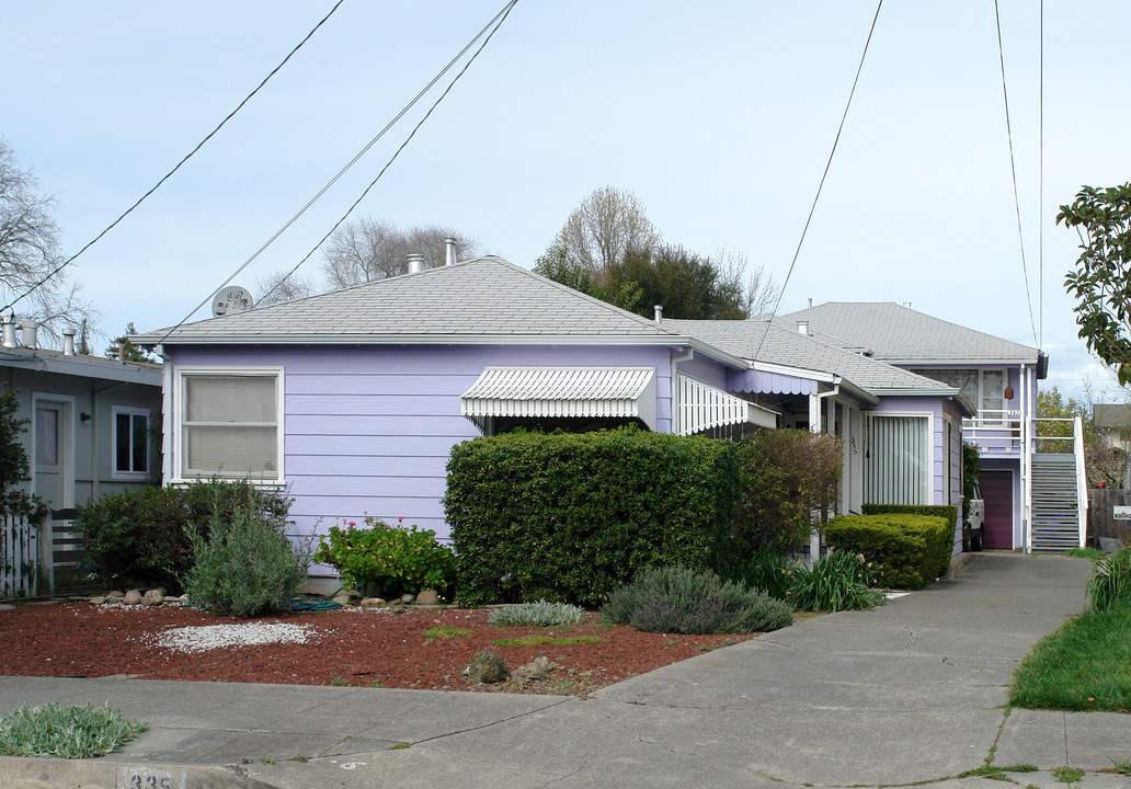 333-337 Carrillo St in Santa Rosa, CA - Building Photo