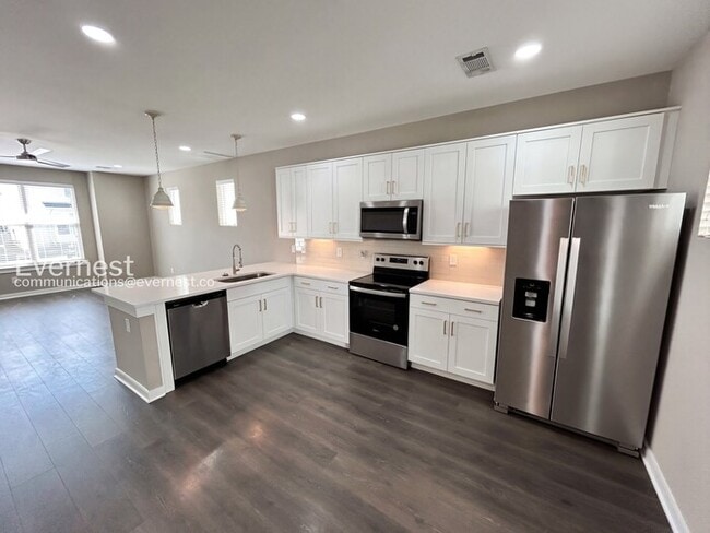 305 Jeffries Wy in Lebanon, TN - Foto de edificio - Building Photo