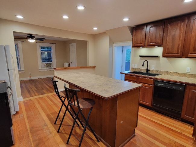 59 East St in Easthampton, MA - Building Photo - Building Photo