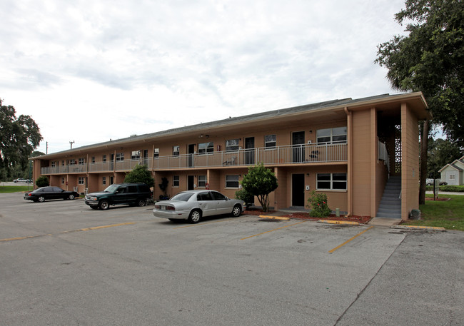 Palm Tree Apartments