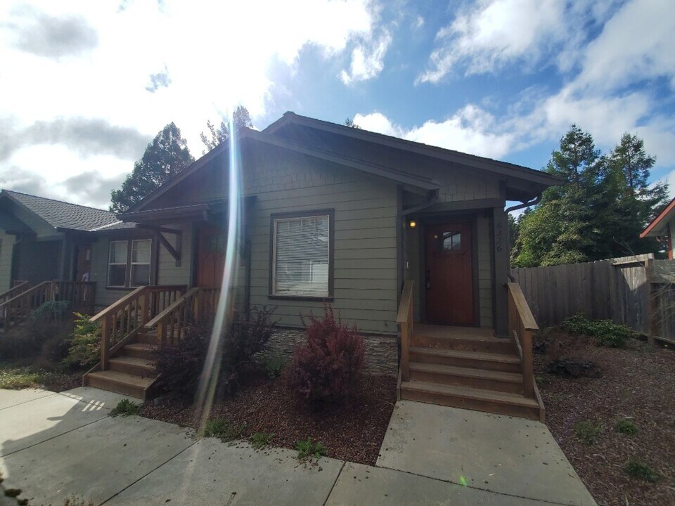 6326-6328 Lee Ann Dr in Eureka, CA - Building Photo