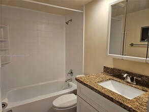 250 Layne Blvd in Hallandale Beach, FL - Building Photo - Building Photo