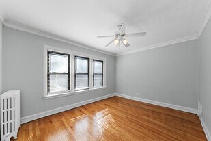 2344 W School St, Unit 2342-1 in Chicago, IL - Building Photo