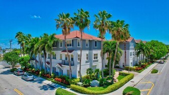 295 NE 5th Ave in Delray Beach, FL - Building Photo
