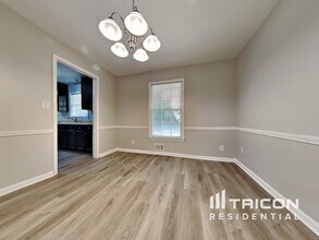 401 Barbashela Dr in Stone Mountain, GA - Building Photo - Building Photo