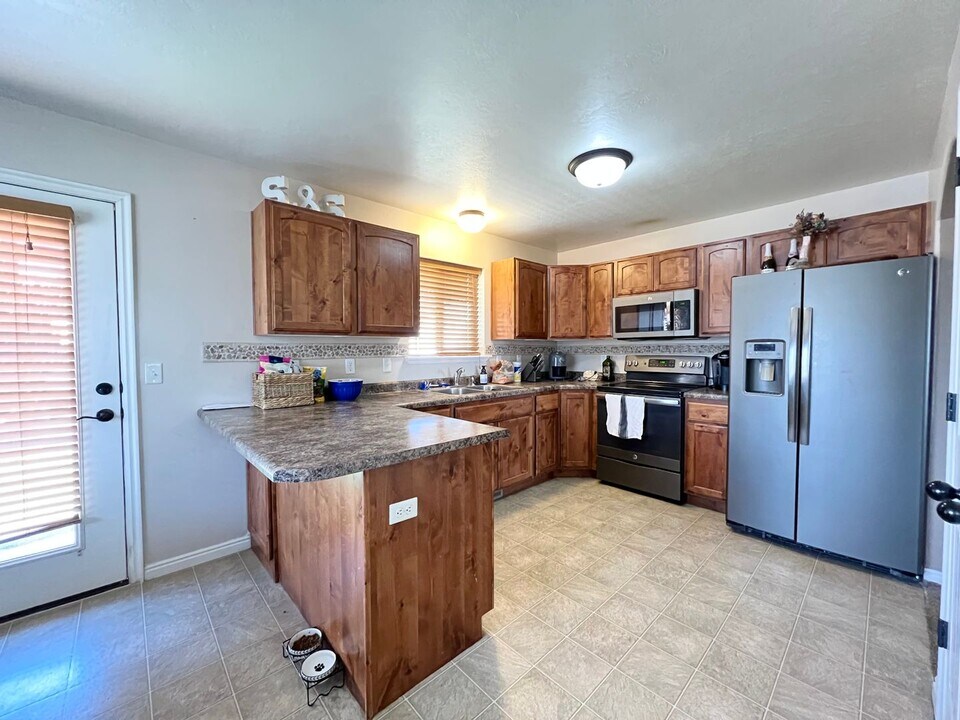 7583 Naomi Ln in Eagle Mountain, UT - Building Photo
