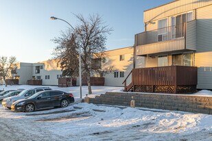 574 Millbourne Road East NW in Edmonton, AB - Building Photo