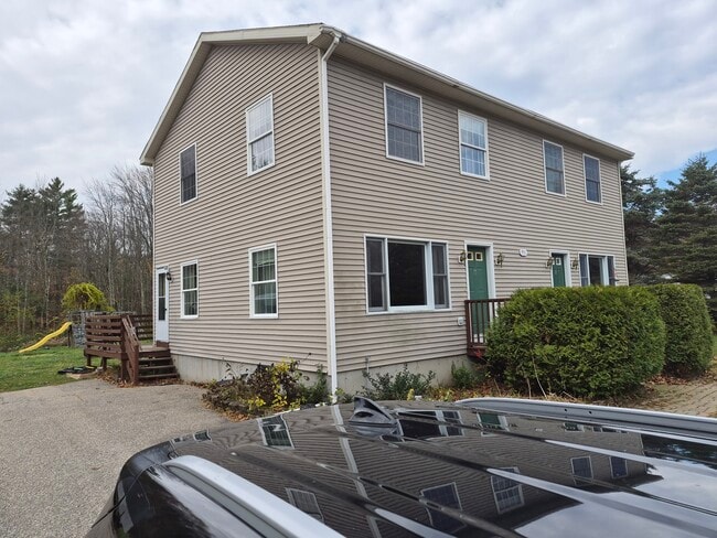 951 Salmon Falls Rd in Rochester, NH - Building Photo - Building Photo