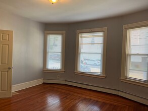 175 Dwight St in New Britain, CT - Building Photo - Building Photo