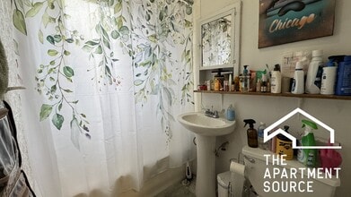 2929 W McLean Ave, Unit 3 in Chicago, IL - Building Photo - Building Photo