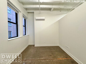 17 E Adams St, Unit 1 in Chicago, IL - Building Photo - Building Photo